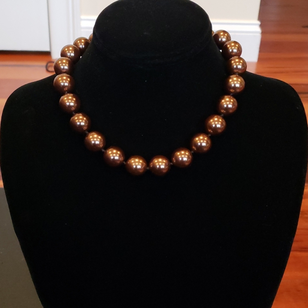 Vintage pearl necklace by Carolee